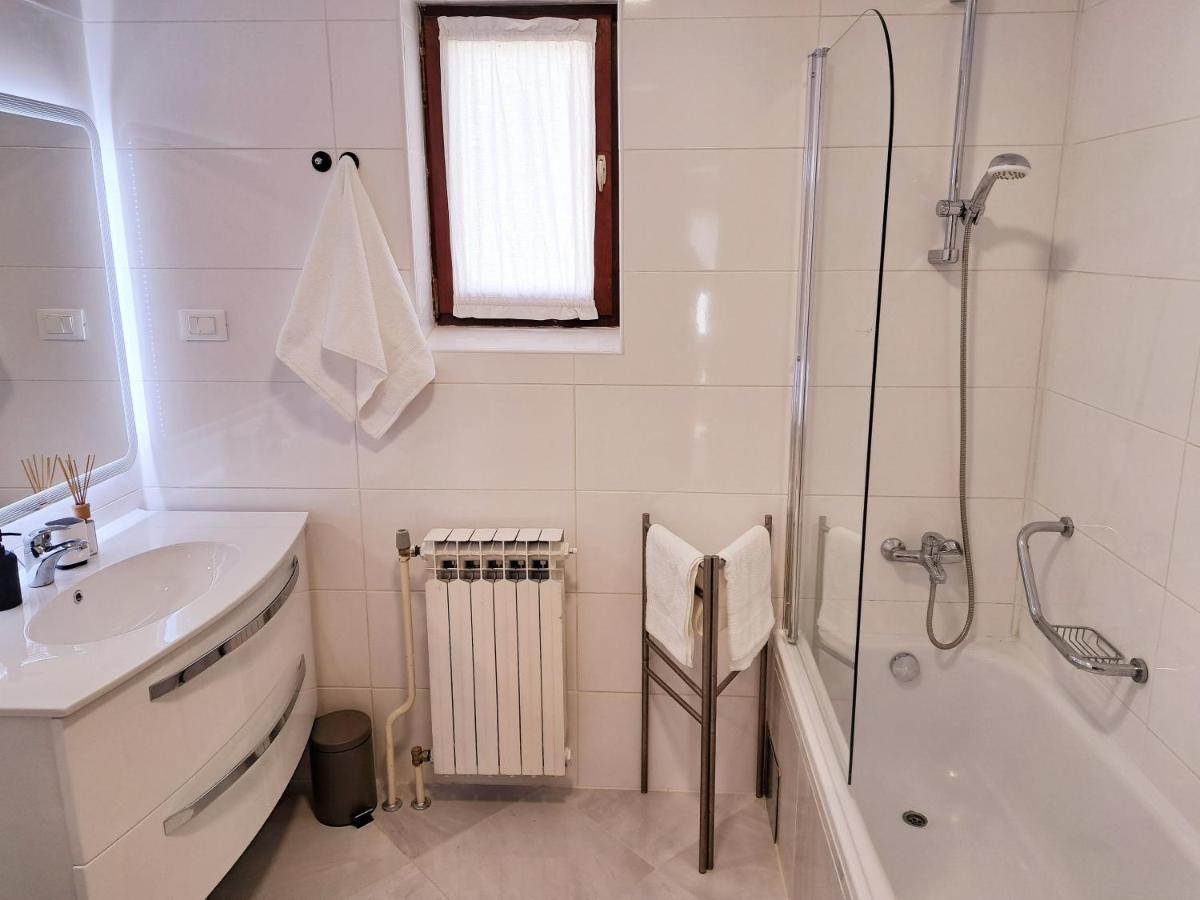 Holiday House Casa Maria Ровінь Екстер'єр фото