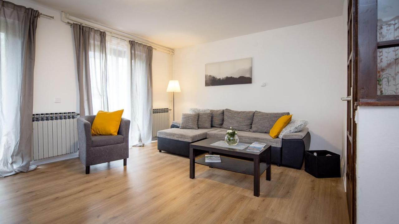 Holiday House Casa Maria Ровінь Екстер'єр фото