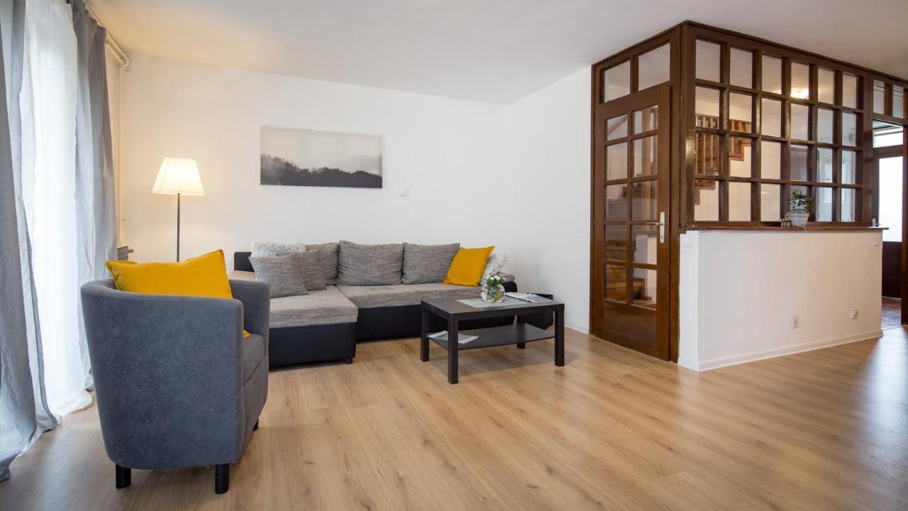 Holiday House Casa Maria Ровінь Екстер'єр фото
