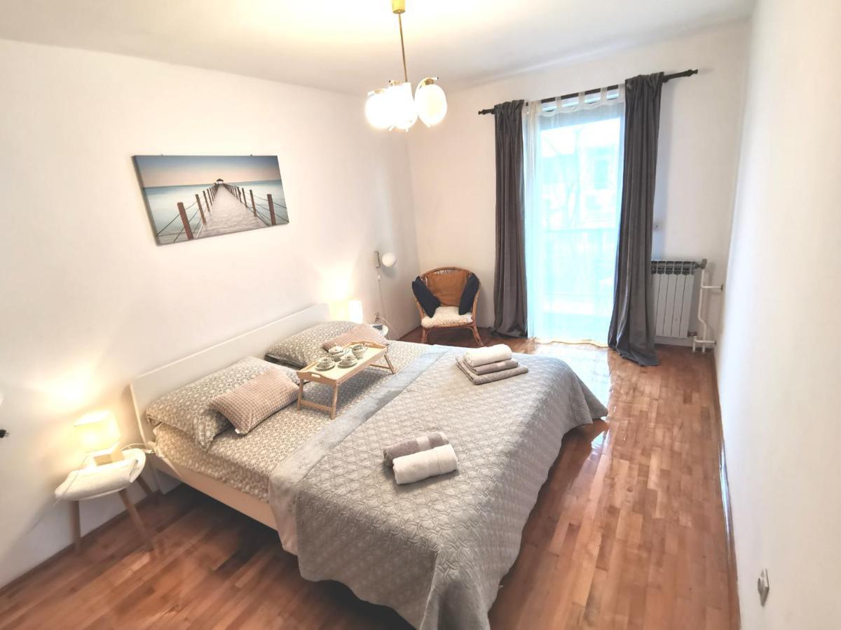 Holiday House Casa Maria Ровінь Екстер'єр фото