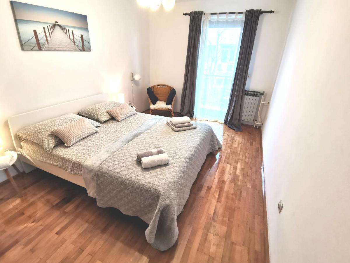 Holiday House Casa Maria Ровінь Екстер'єр фото