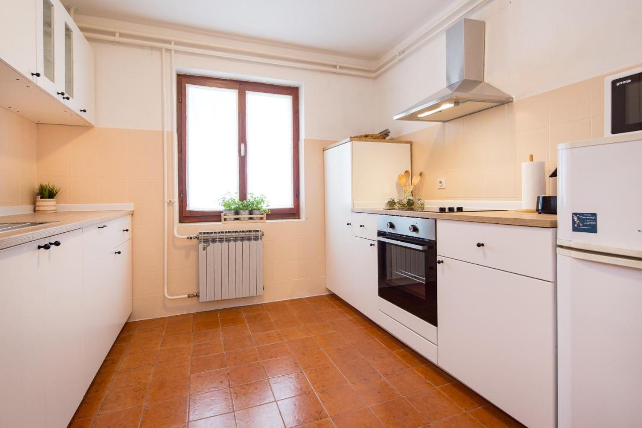 Holiday House Casa Maria Ровінь Екстер'єр фото