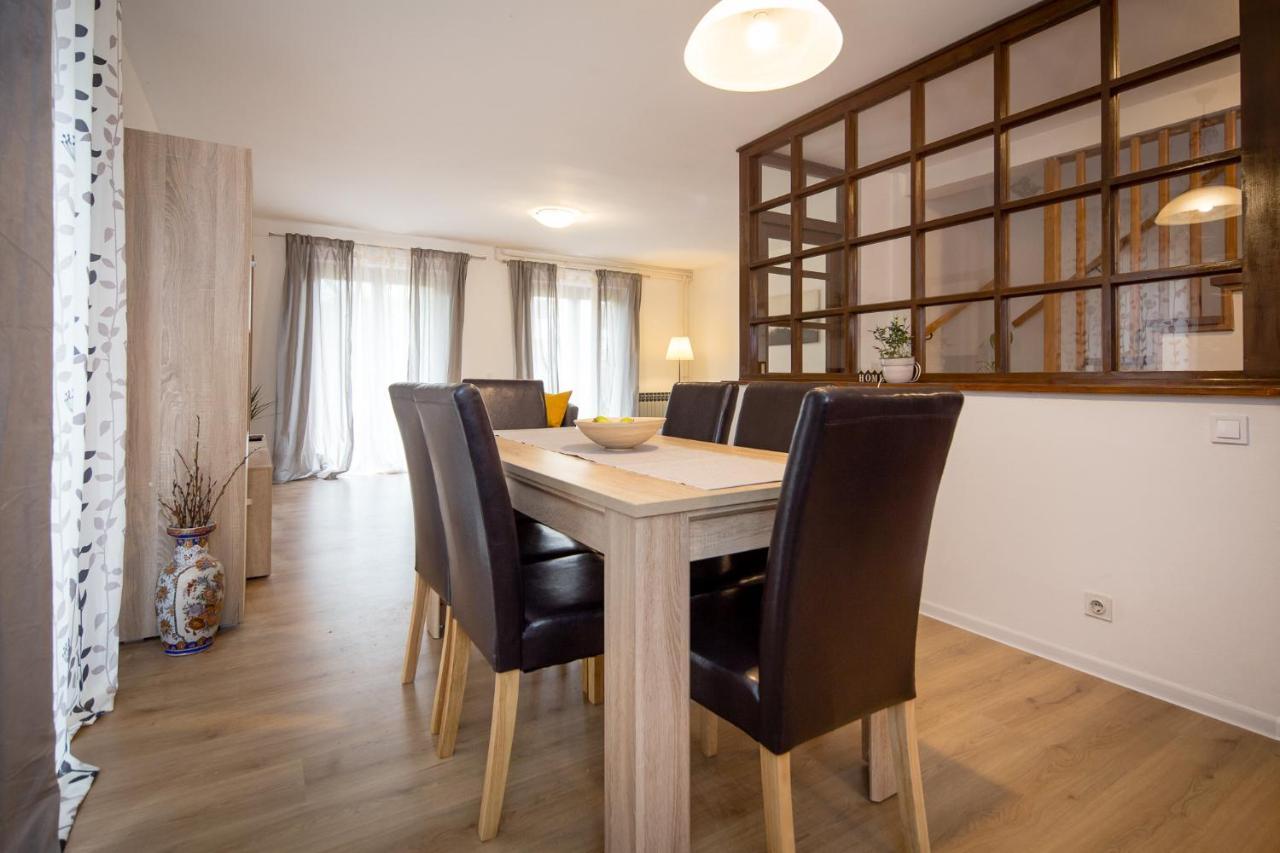 Holiday House Casa Maria Ровінь Екстер'єр фото