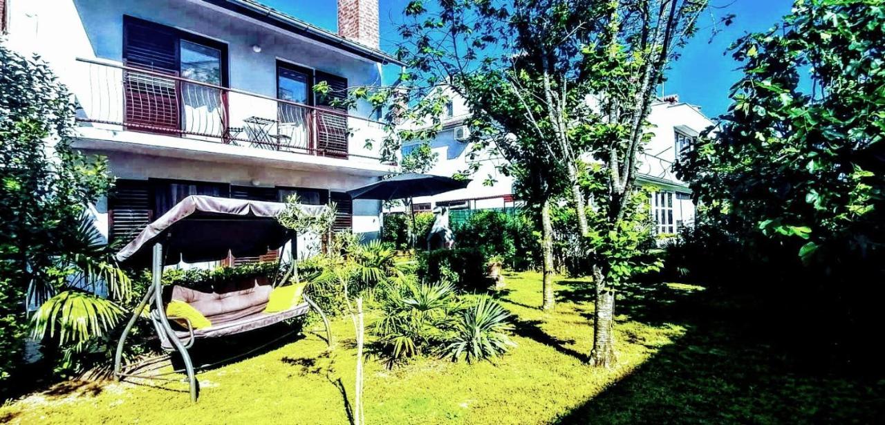Holiday House Casa Maria Ровінь Екстер'єр фото